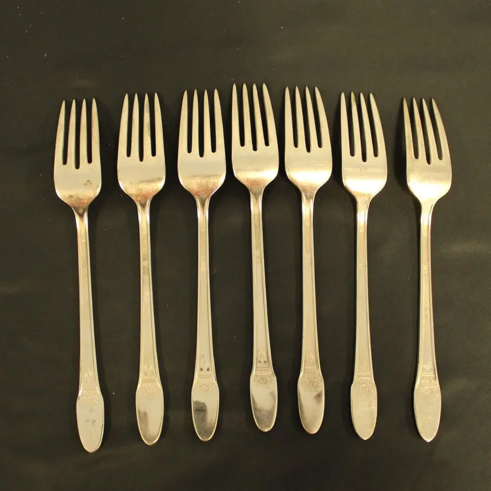 1847 Rogers Bros First Love International Silver Plate 1941 Dinner Forks #7